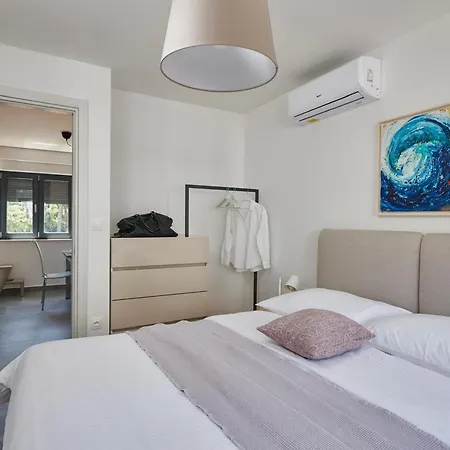 Irena No 2 Apartment